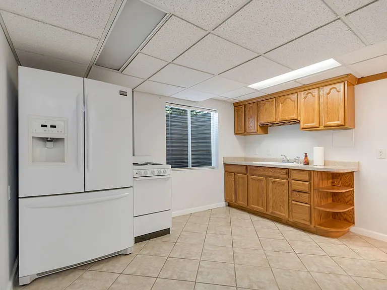 649 E Duck Creek Cir — Photo 22