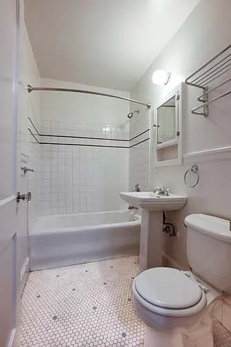 228 NW 22nd Ave — Photo 8