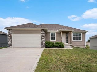 705 Poplar Cir, Belton, MO 64012