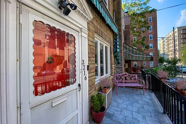 Sold by Brown Harris Stevens | media 25