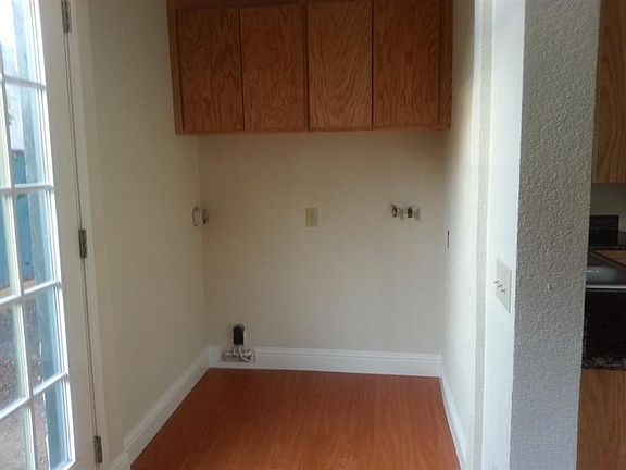 5th image of 715 E Harvard Ave