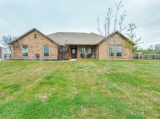 104 S Casey Ct, Springtown, TX 76082