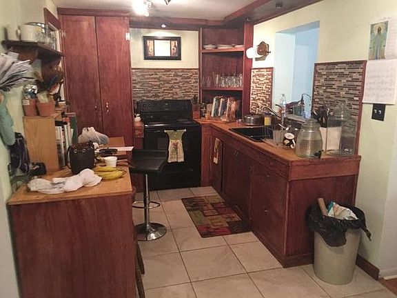 4th image of 11112 N 22nd St