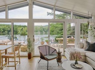 19 Buckingham Ln, Monterey, MA 01245