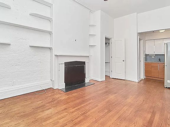 2nd image of 125 E 30th St APT 3B