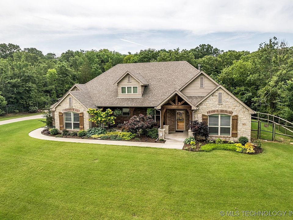 1st image of 7380 Royalwood Way