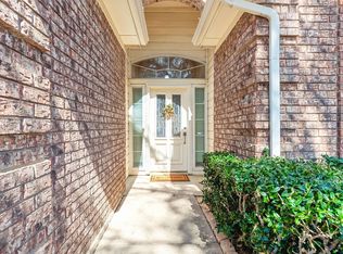 2337 Fox Glenn Cir, Bedford, TX 76021