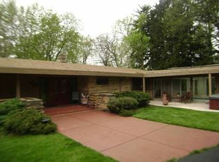 6647 N River Rd, Glendale, WI 53217