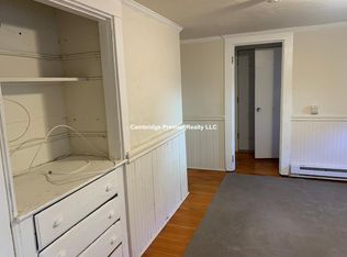 122 Inman St #B, Cambridge, MA 02139