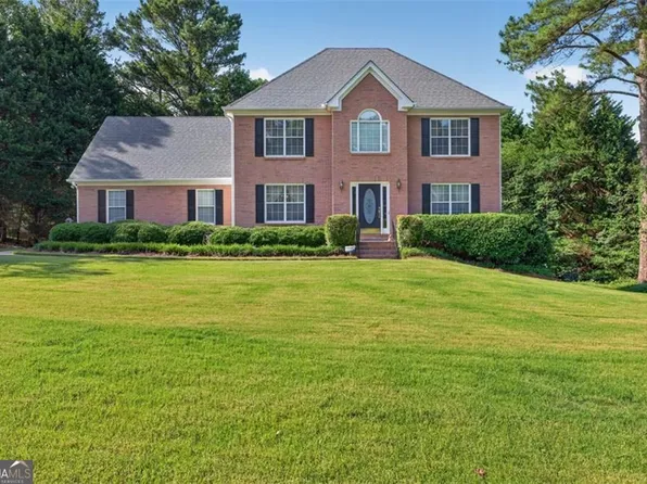 860 Scenic Lake Dr, Lawrenceville, GA 30045