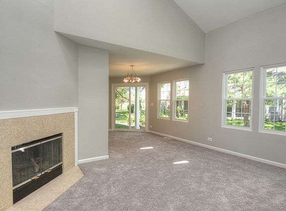 4th image of 364 Kerry Ct #364