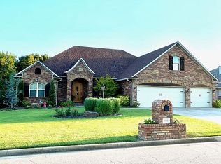 6100 Meadow Brook Dr, Fort Smith, AR 72916