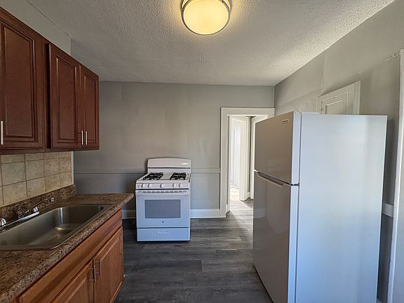 2nd image of 50 Johnson St #9A