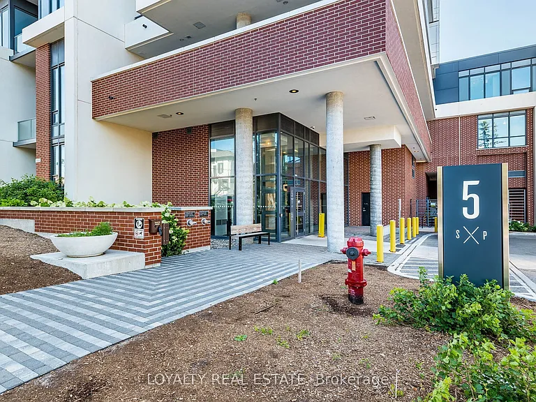 5 Wellington St S #207 — Photo 3
