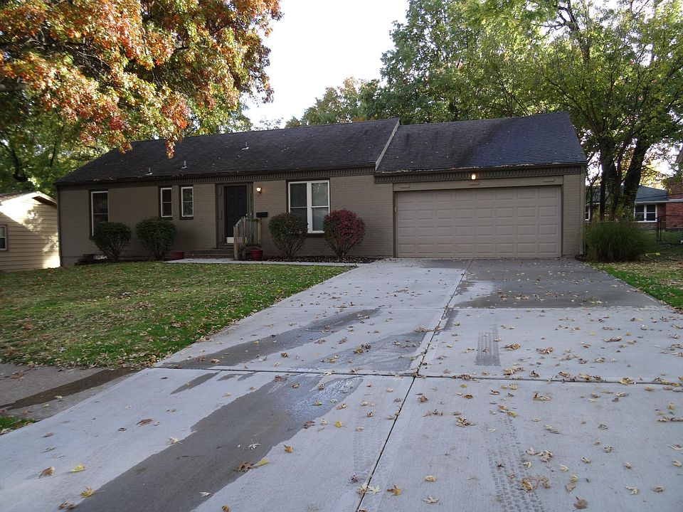 1st image of 8917 W 93rd St