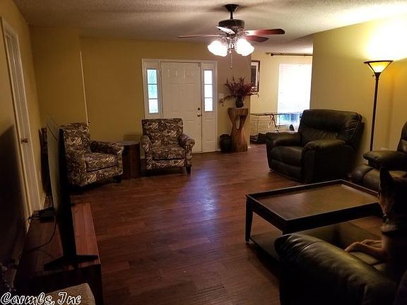 3rd image of 515 Lakeshore Dr