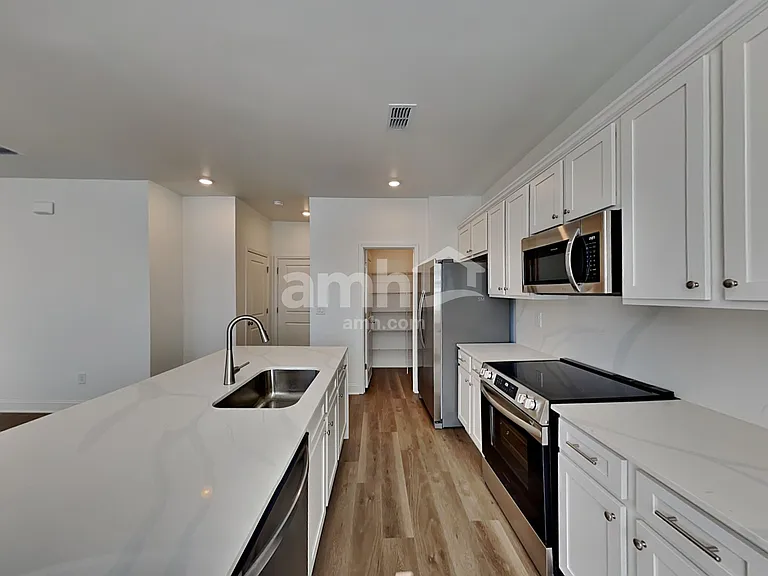 1469 Aquamarine Dr — Photo 3