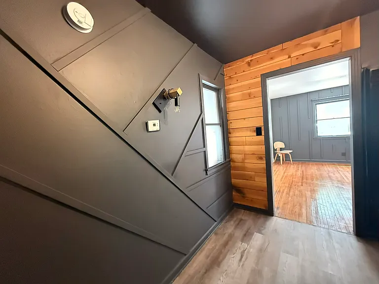235 S Vine St — Photo 10