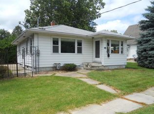 303 S Cherry St, Morrison, IL 61270