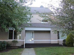11 Whitney Ct, Narragansett, RI 02882