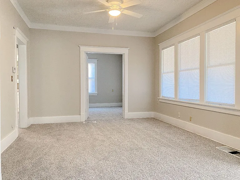 2436 Laurel Ave — Photo 4
