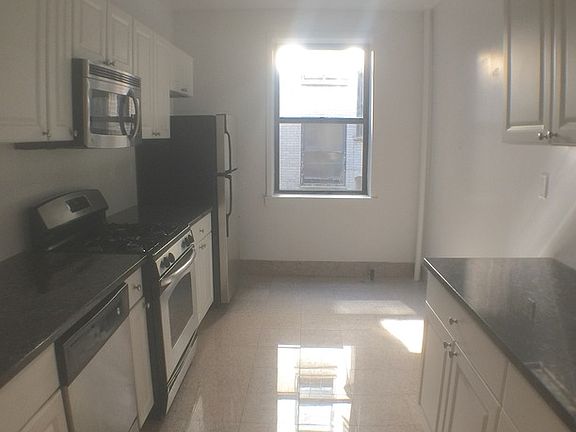 2nd image of 100 Lefferts Ave #5KEW