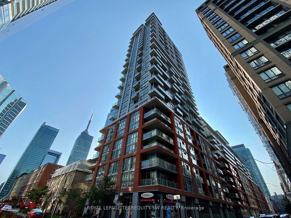 1st image of 126 Simcoe St #613