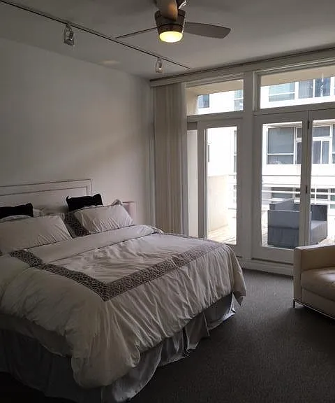 Master Bedroom w/attached roof deck