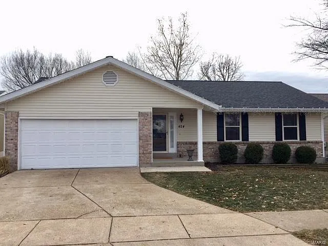424 Tumulty Dr photo 1