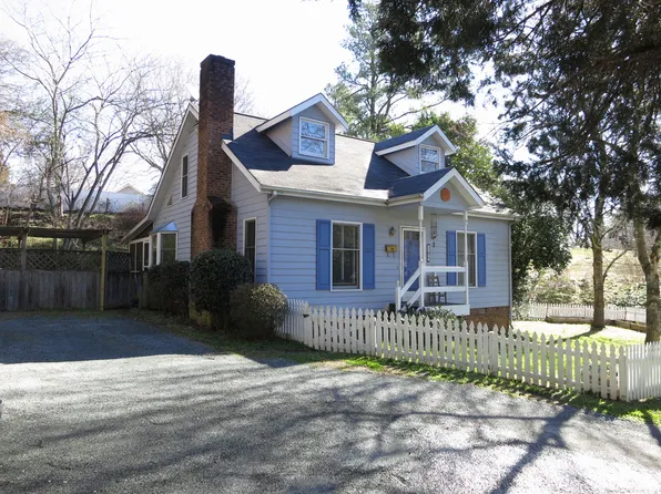 109 Old Pittsboro Rd, Carrboro, NC 27510