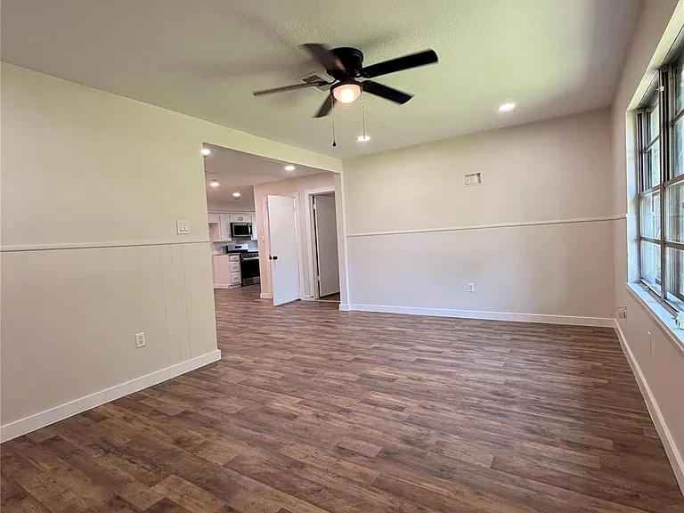 607 Pearl St — Photo 8