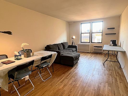 1st image of 100 Bank St #4X