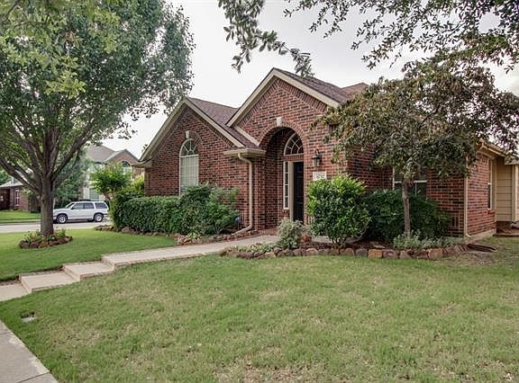 3rd image of 5752 Crestwood Ln