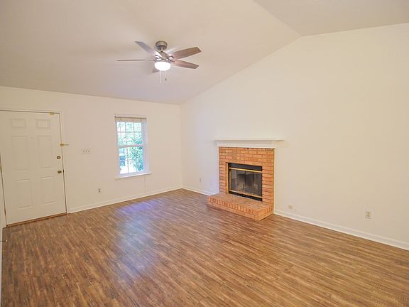 3rd image of 2418 Ian Dr