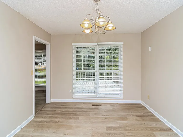 5039 Mickleton Way — Photo 10