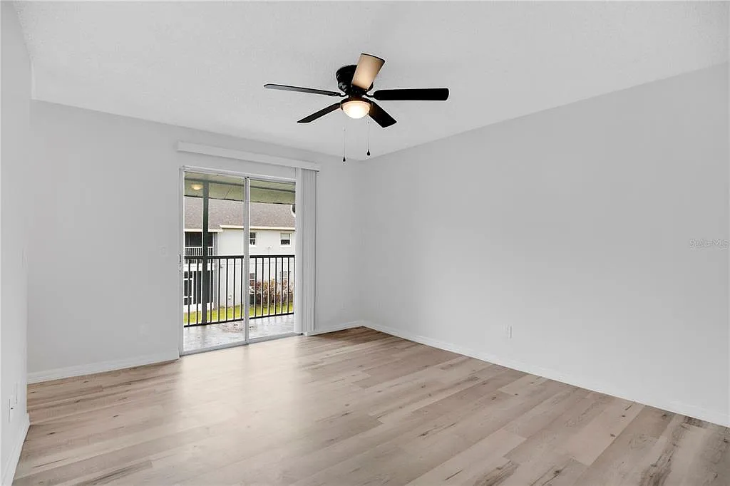 2 bed, 2.0 bath, 1006 sqft, $1,600 — Photo 3