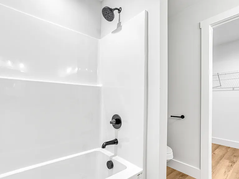 111 Iris Ln — Photo 6