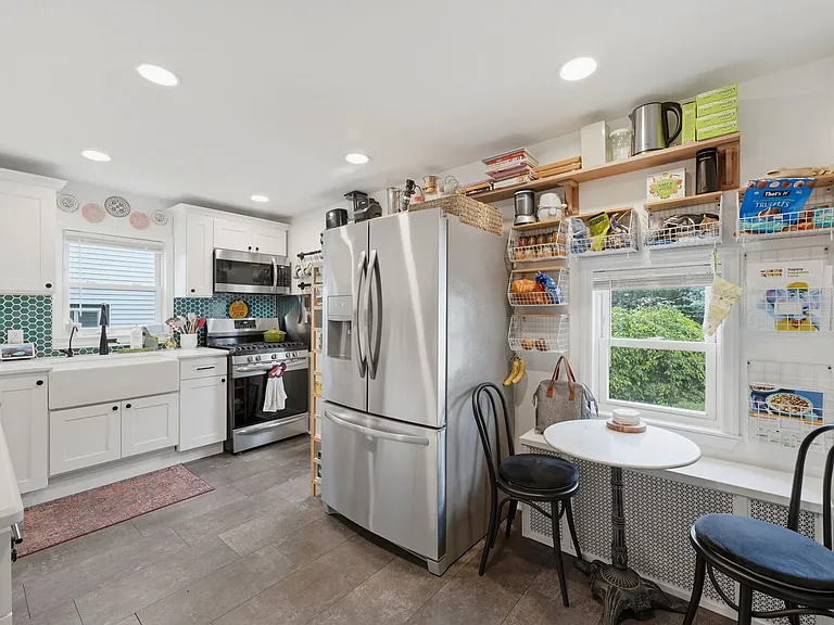 7 Fairview Ave — Photo 11
