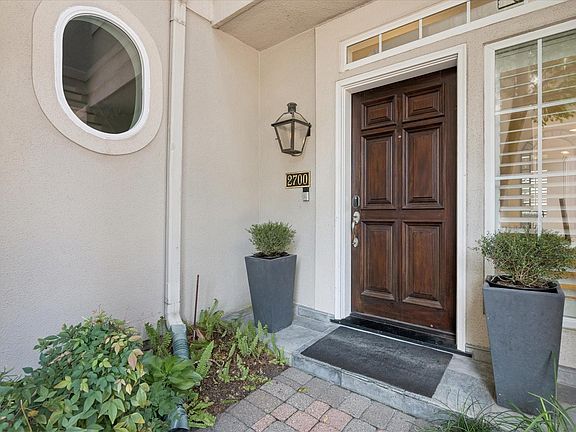 3rd image of 2700 Wroxton Rd