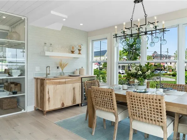 16 Cove Street, Old Saybrook, CT 06475