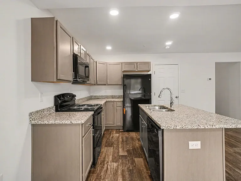 22 Sand St — Photo 12