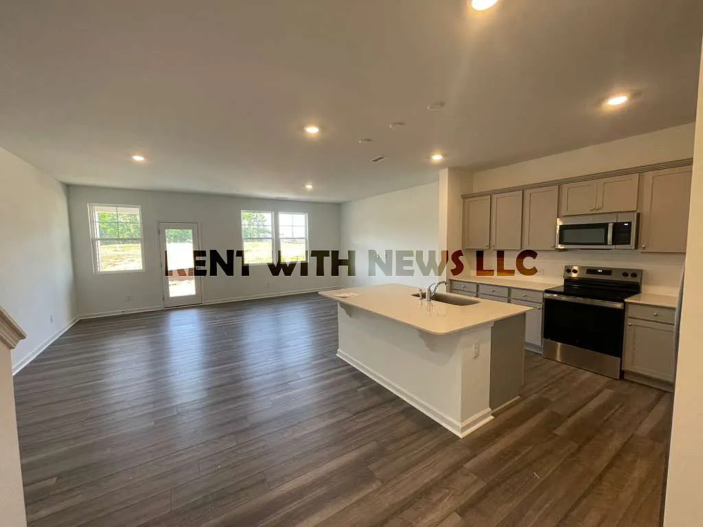3 bed, 2.5 bath, 1792 sqft, $1,745 — Photo 4