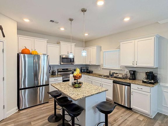 5th image of 72 Hidden Pines Cir