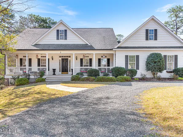 2 Lenoir Ct, Pinehurst, NC 28374