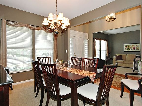 2nd image of 2831 Dartmouth Ln