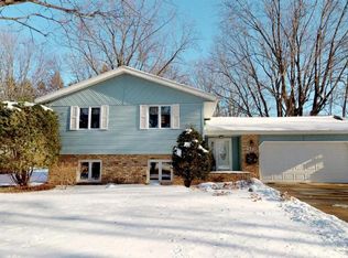 821 15th St SW, Willmar, MN 56201