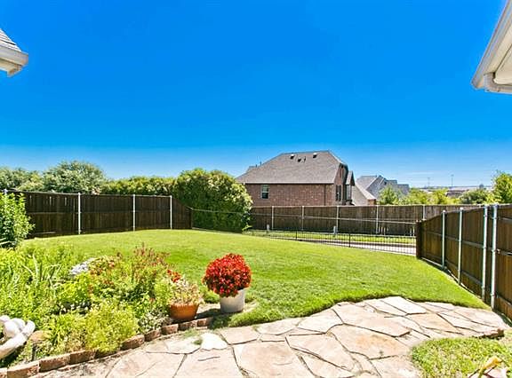4th image of 2406 Sherbrooke Ln