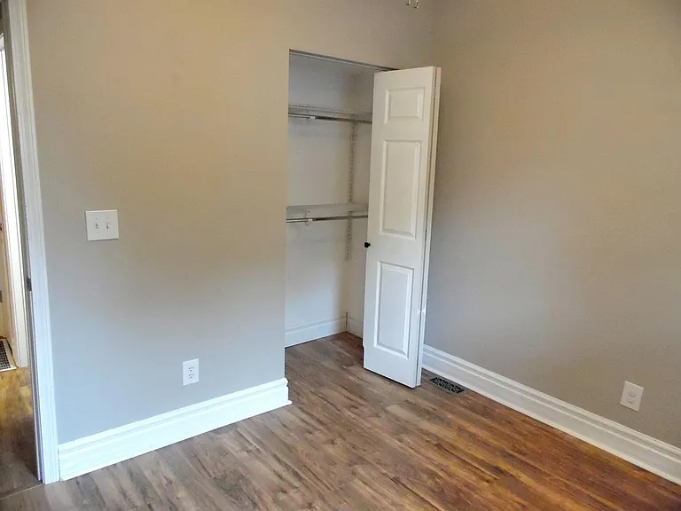 1110 Randle St — Photo 6
