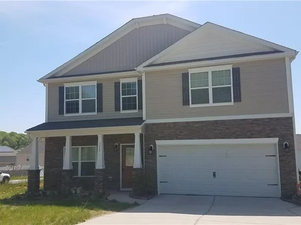 3267 Grandview Club Rd, Pfafftown, NC 27040
