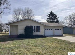 2395 Douglas St, Windom, MN 56101